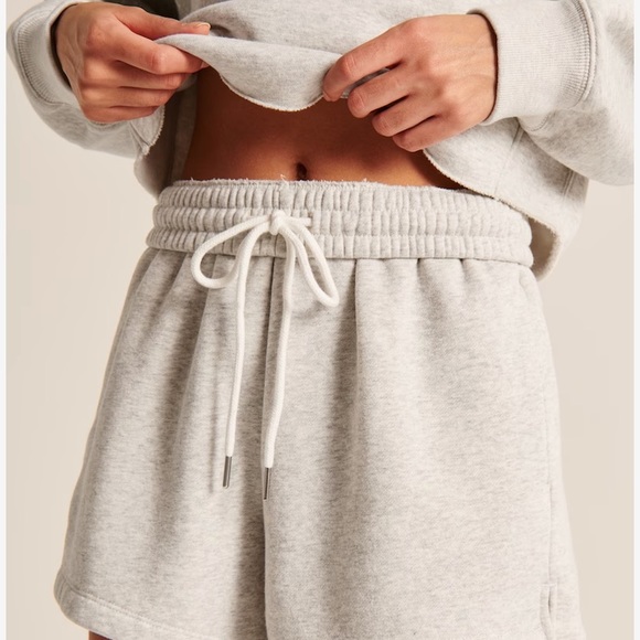 Abercrombie & Fitch Pants - Abercrombie & Fitch Sweatshorts
